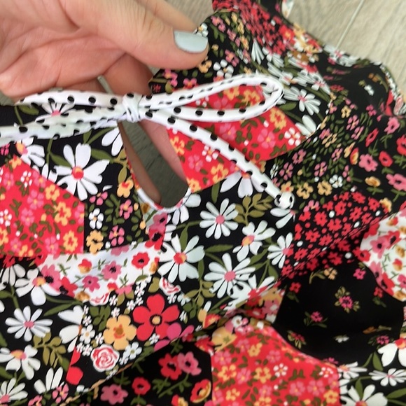 New swimsuit - Picture 2 of 11